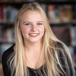 Meet your Posher, Molly-pier